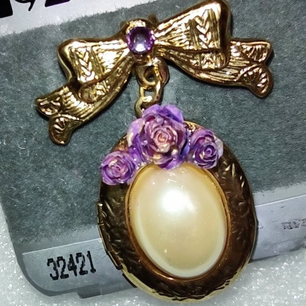 1928 Gold Bow Locket  Brooch w/ Pearl & Purple Flowers